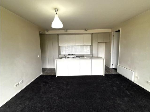 Great location, easy access to freeways, shopping amenities and schools