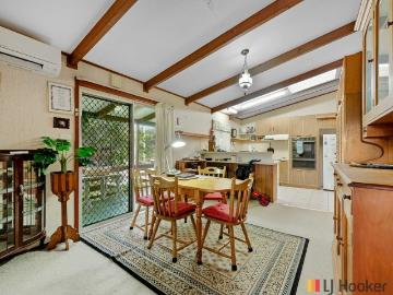 GREAT LOCATION, ENTRY LEVEL HOME!