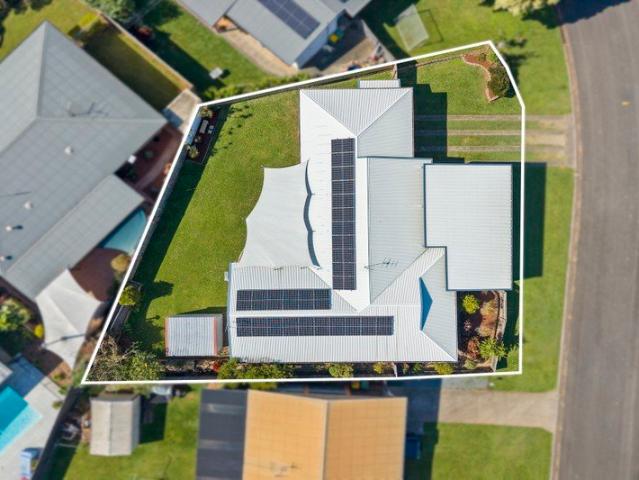 GREAT LOCATION • FLAT BLOCK • SOLID HOME