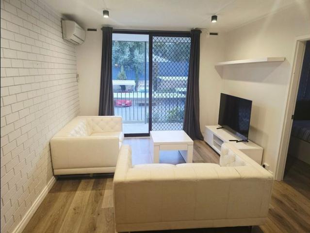 Great Location Fully Furnished 1 Bedroom Apartment