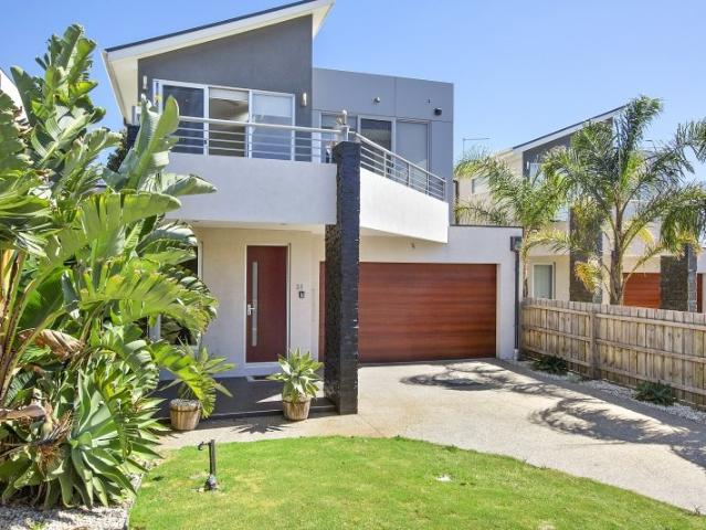 Great location Fully Furnished short term lease available
