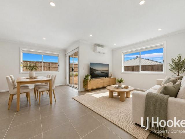 Great Location Ideal Family Home HUGE Backyard!