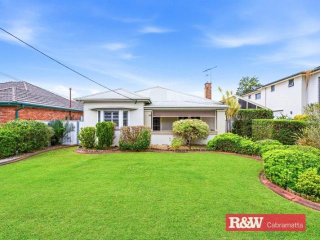 Great Location & Land Potential !