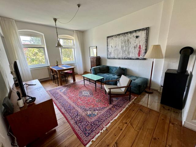 Great location, layout, furnishings and natural light
