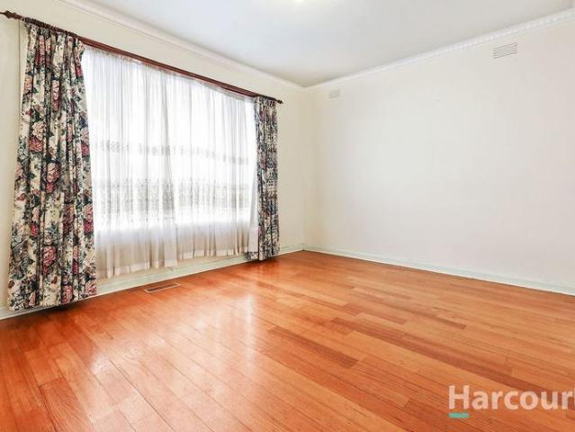 Great Location Neat & Clean 4 Bedroom Home
