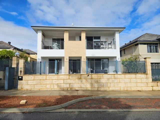 GREAT LOCATION OPPOSITE PARK WITH OCEAN VIEWS OPEN ALL WEEKEND BY APPT