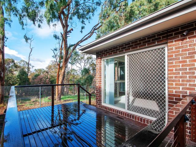 Great Location Overlooking Parkland