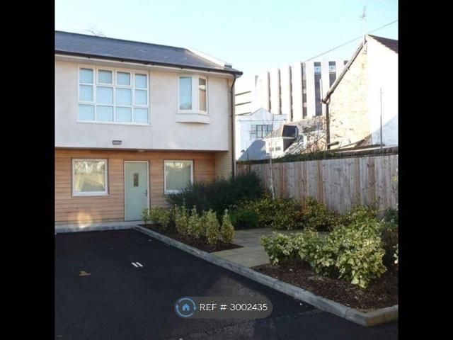 Great Location Poole BH15, 2 bed end terrace house to rent, £1,200 pcm | PrimeLocation