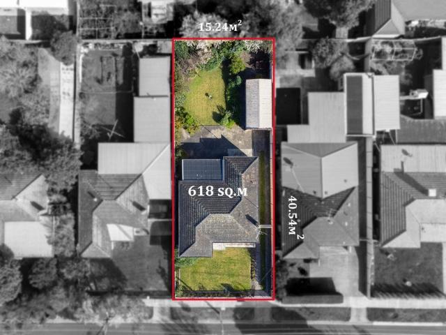 Great Location Renovate or Redevelop!