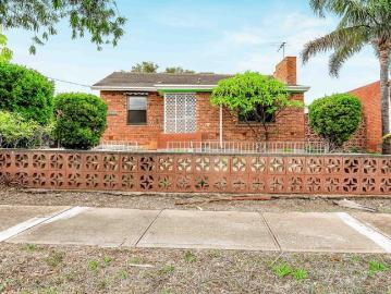 Great Location Ready and Waiting for You!