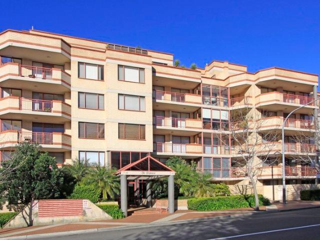 GREAT LOCATION & SIZE FOR SUNNY, MODERN APARTMENT