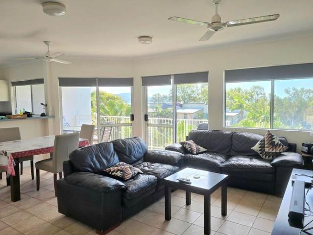 Great Location. Spacious Fully Furnished Townhouse!