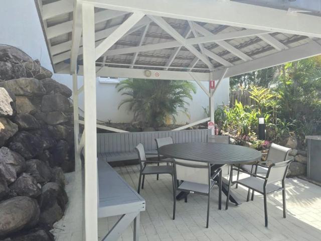 Great Location. Spacious Fully Furnished Townhouse!