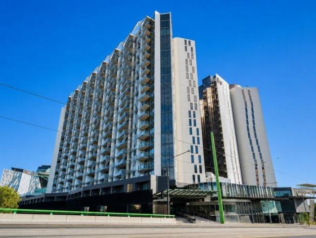Great location, spacious living area, whitegoods included