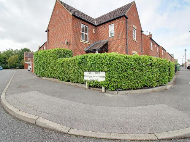 Great Meadow Way, Fairford Leys 3 bed detached house to rent £1,850 pcm £427 pw