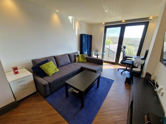 Great Minster House, Lister Hill, Horsforth LS18, 1 bed flat to rent, £1,050 pcm | PrimeLocation
