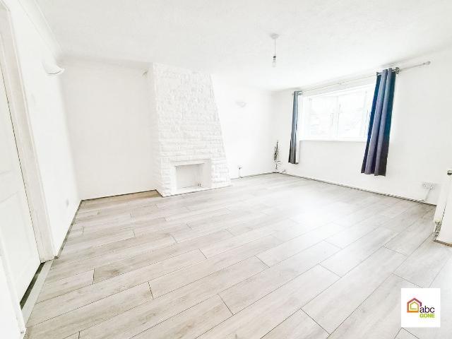 Great Mistley, Basildon SS16, 3 bed terraced house to rent, £1,750 pcm | PrimeLocation