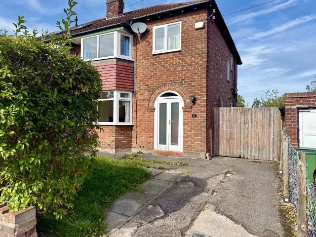 Great Moor, Stockport SK2 3 bed semi detached house to rent £1,600 pcm £369 pw