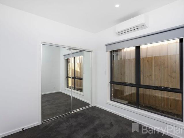 Great modern unit in prime position