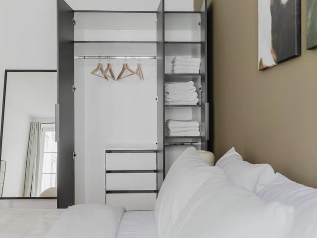 Great Neubau 3BR w/ Laundry & Elevator