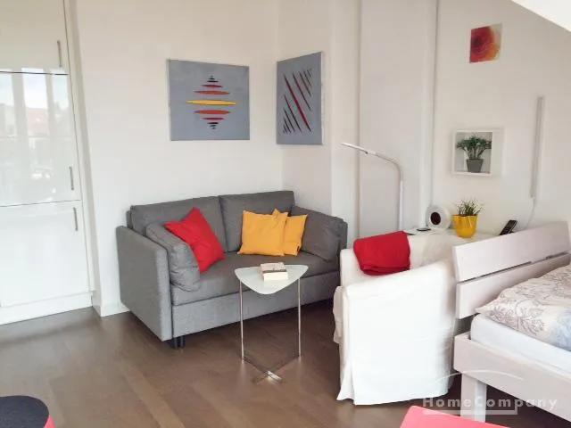 Great newly furnished 1 room apartment with balcony near Muenchner Freiheit