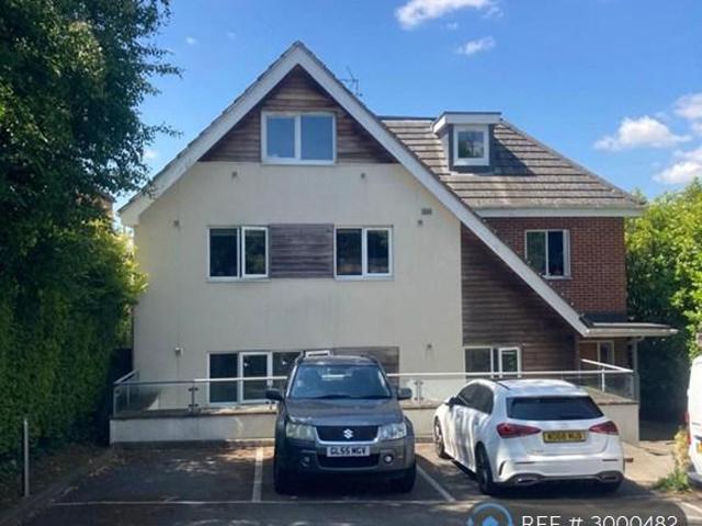 Great North Road, New Barnet, Barnet. 1 bed flat to rent £1,600 pcm £369 pw