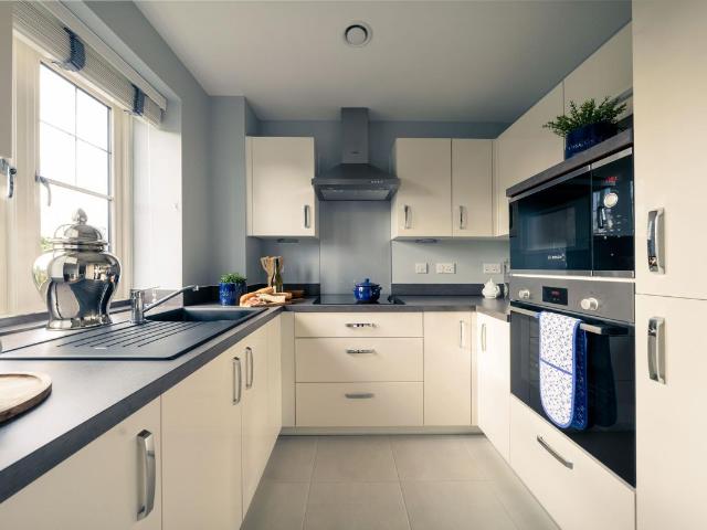 Great North Road, Hatfield AL9, 2 bed flat to rent, £3,025 pcm | PrimeLocation
