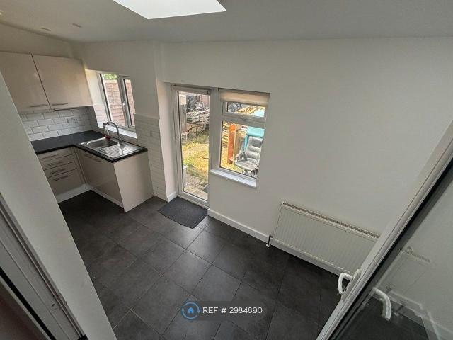Great Northern Road, Dunstable LU5, 3 bed detached house to rent, £1,850 pcm | PrimeLocation
