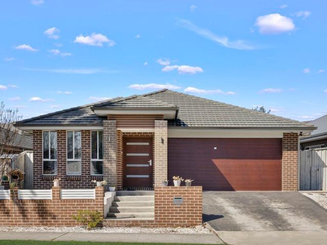 Great Opportunity in High Growth Airds Modern Family Living with 6.6kW Solar