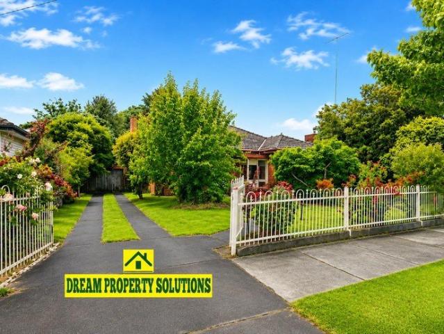 Great Opportunity on a Spacious 697m² Block Currently Tenanted
