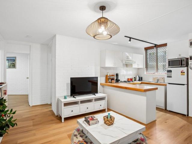 GREAT PARTLY FURNISHED 2x1 APARTMENT