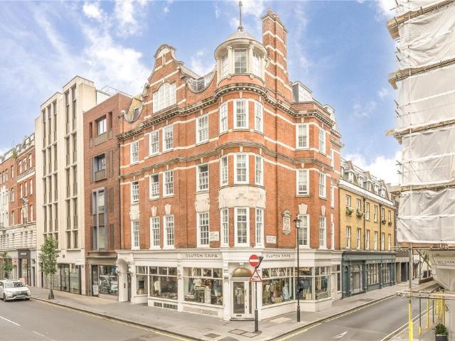 Great Portland Street, London, W1W 1 bed apartment to rent £3,150 pcm £727 pw