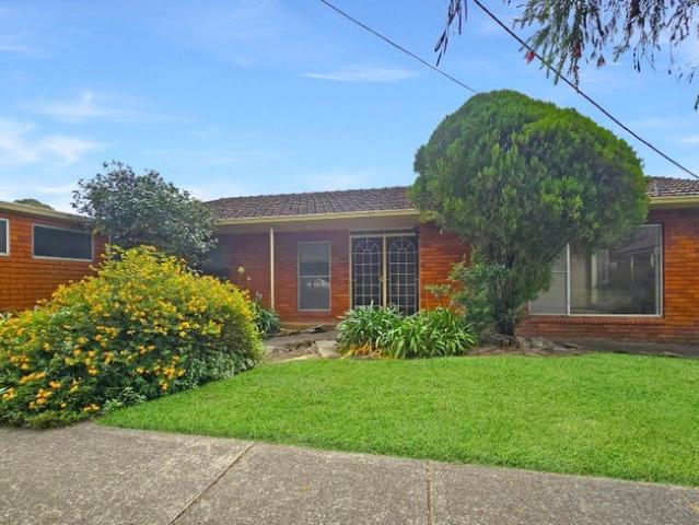 Great Potential in a Peaceful Cul de sac Location