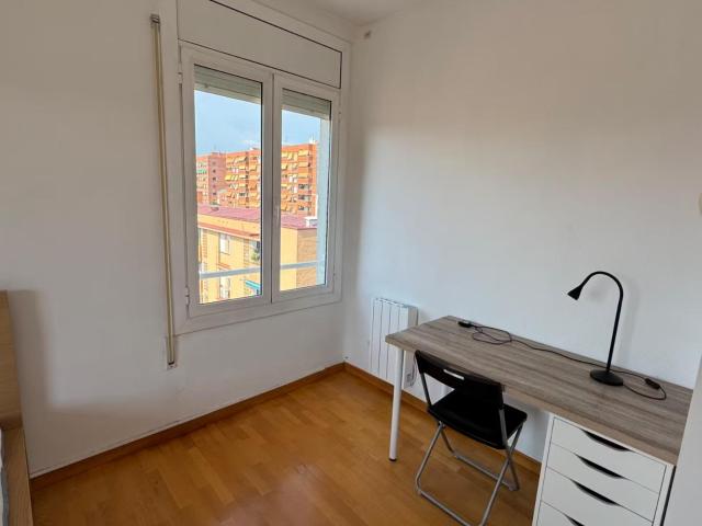 Great private room with balcony in a 5 bedroom apartment