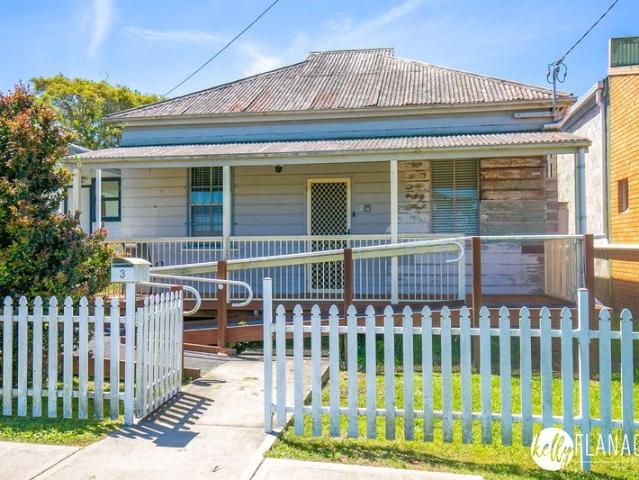 Great Quiet Location 150m To Shopping Precinct, Rural Splendour Across The Road