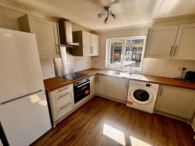 Great Ranton, Basildon 3 bed terraced house to rent £1,675 pcm £387 pw