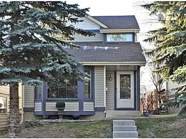 Great Renovated house In Popular Strathcona — 3 Bedrooms House