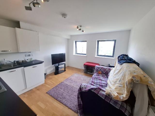 Great Road, Hemel Hempstead HP2, 1 bed flat to rent, £1,100 pcm | PrimeLocation