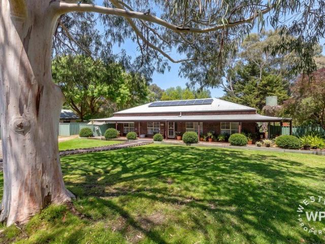 GREAT RURAL STYLE PROPERTY WITH PLENTY OF SHEDDING, SOLAR & BATTERY