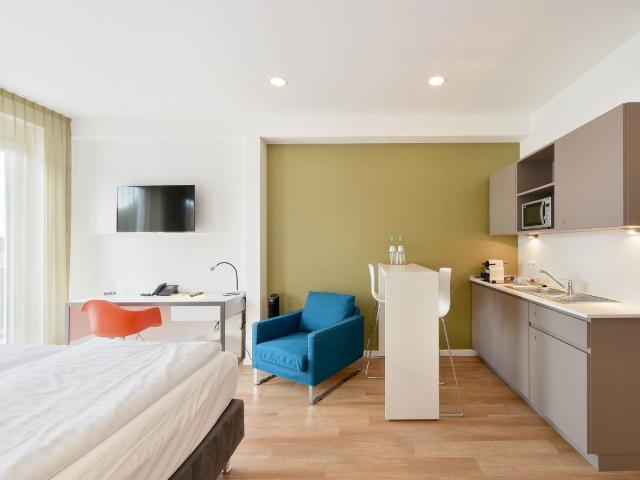 Great Serviced Apartment with cosy furnishing in the middle of Hürth, balcony & weekly cleaning, Hurth Amsterdam Apartments for Rent