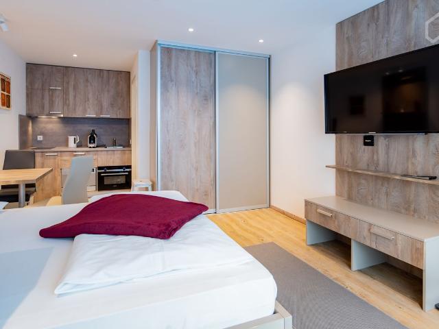Great serviced flat with perfect connections in Allach, Munchen Amsterdam Apartments for Rent