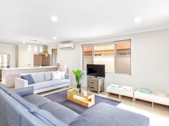 Great Size Home in a Great Location &commat &dollar 1000 Per Week