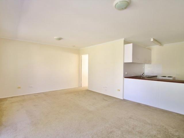Great Size Living Balcony Great Location