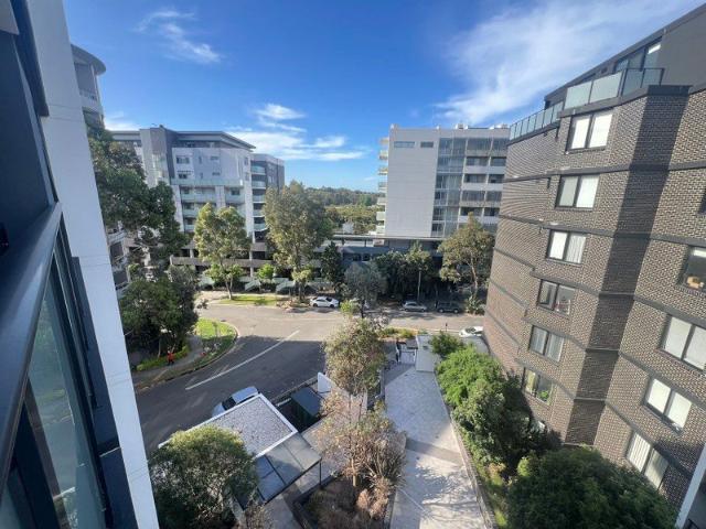 Great Size Studio with Car Space in Prime location