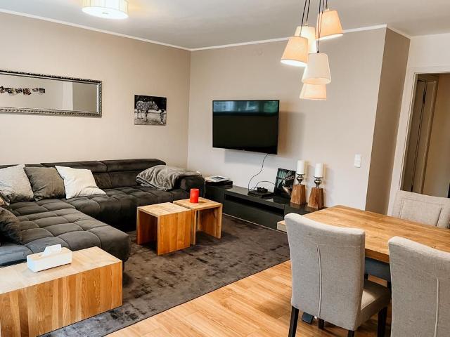 Great & spacious apartment with nice neighbours