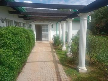 great spacious family home in boomed.