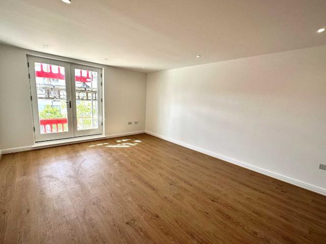 Great Stour Mews, Canterbury CT1, 1 bed flat to rent, £900 pcm | PrimeLocation