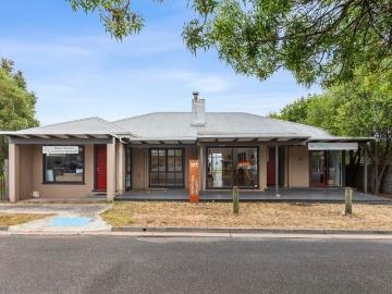 Birregurra, Surf Coast, Victoria - Parking