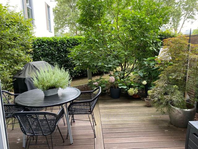 Great studio home with own entry at the best spot in Düsseldorf, Dusseldorf Amsterdam Apartments for Rent