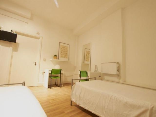 Great studio with twin beds in London Has an Apartment